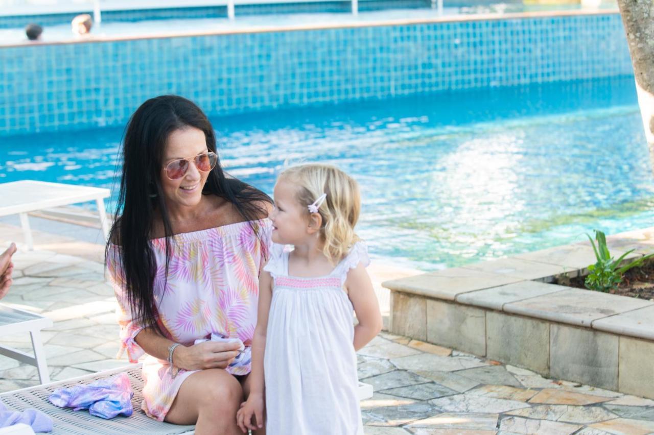 The Capital Zimbali Hotel Ballito Kültér fotó A mother and her daughter