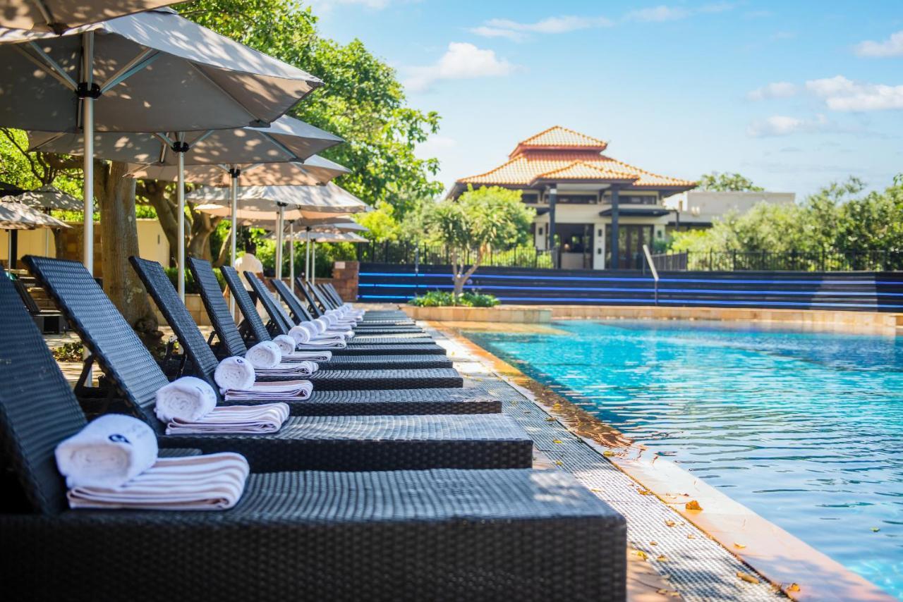 The Capital Zimbali Hotel Ballito Kültér fotó The swimming pool at the hotel