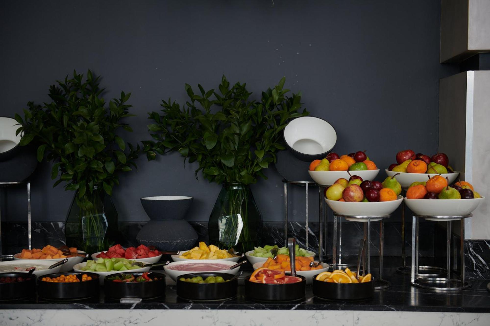 The Capital Zimbali Hotel Ballito Kültér fotó A fruit salad buffet
