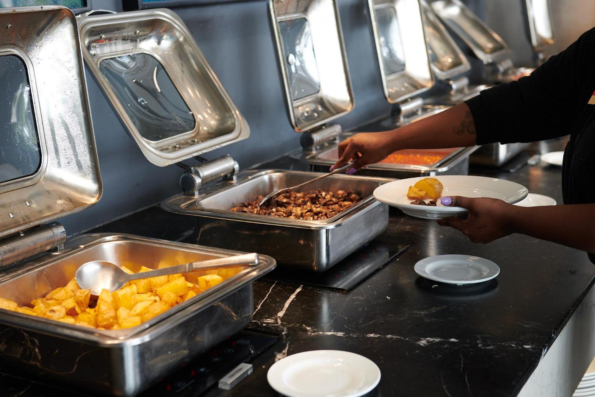 The Capital Zimbali Hotel Ballito Kültér fotó A chafing dish