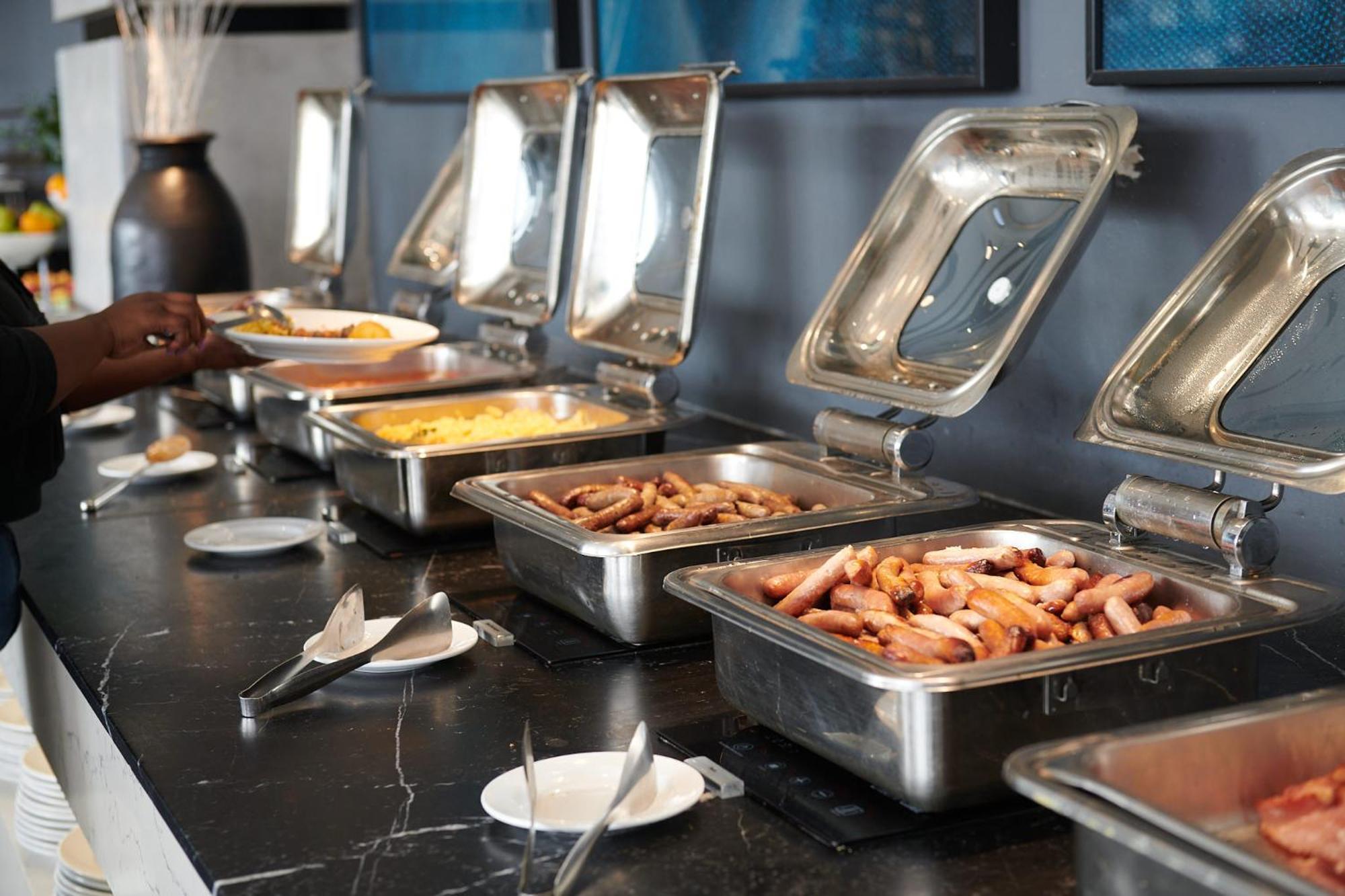 The Capital Zimbali Hotel Ballito Kültér fotó A buffet